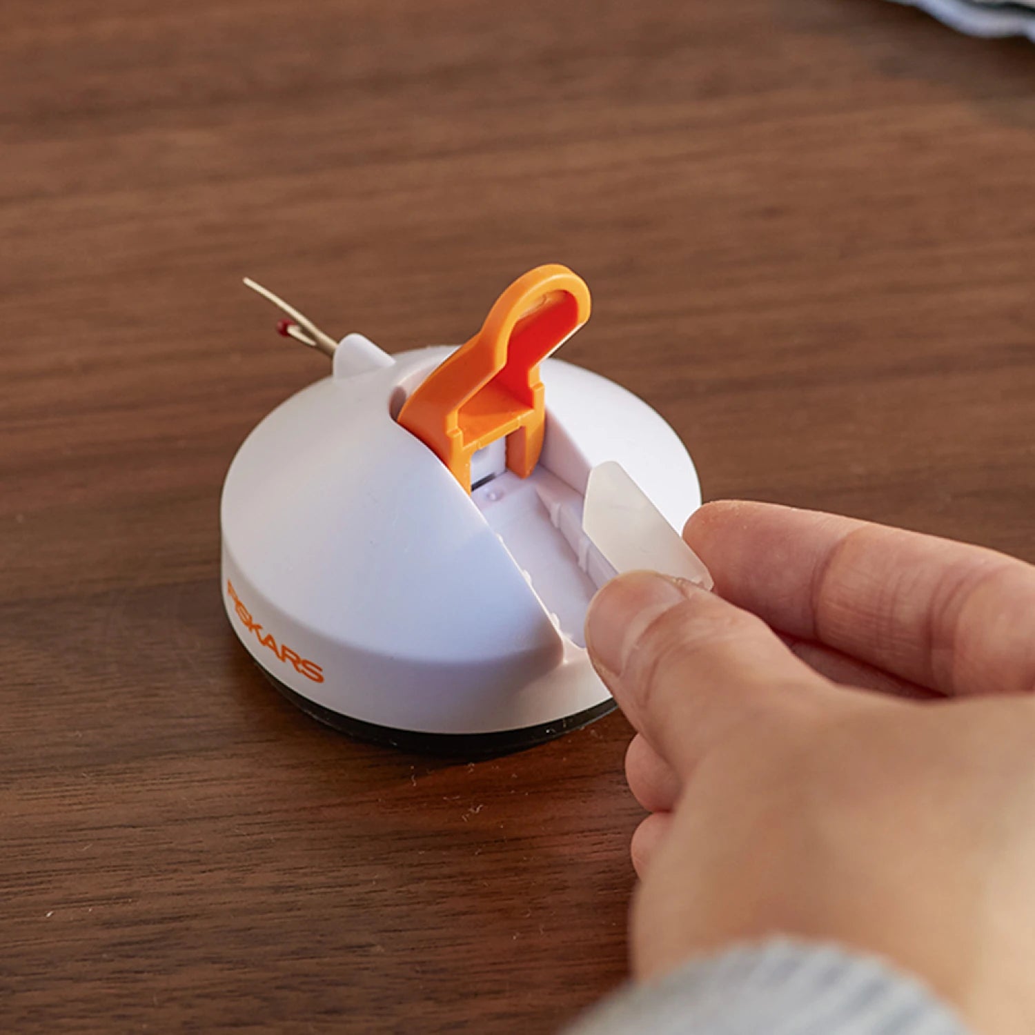 Fiskars Tabletop Seam Ripper - with suction cup