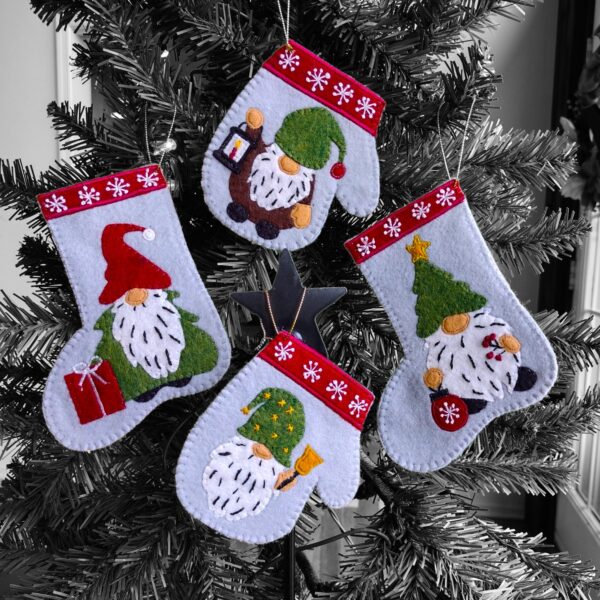Rachel's of Greenfield - Christmas Gnomes - Kit