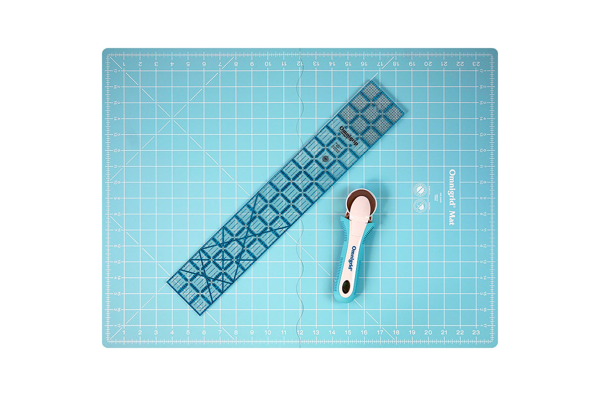 Rotary Cutting Kit - with folding cutting mat, ruler & rotary cutter 18 x 24