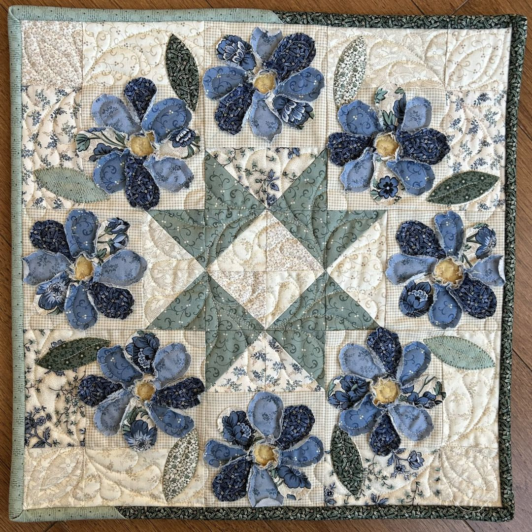 Full Circle - raw-edged bloom applique pillow - pattern - by Green Light Quilts