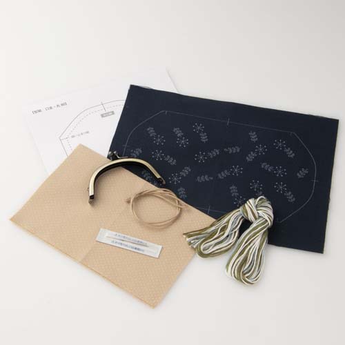 Lecien - Botanique -purse kit - Navy - incl floss, handle & fabric