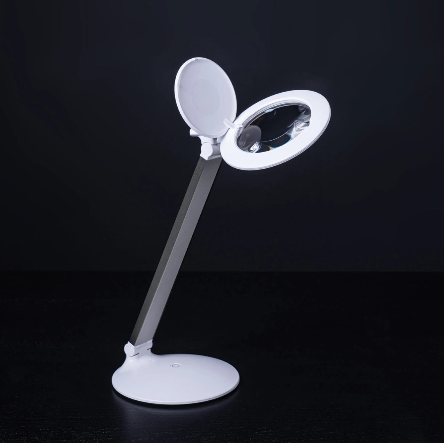 Halo Go - rechargeable magnifier lamp - 3 brightness levels